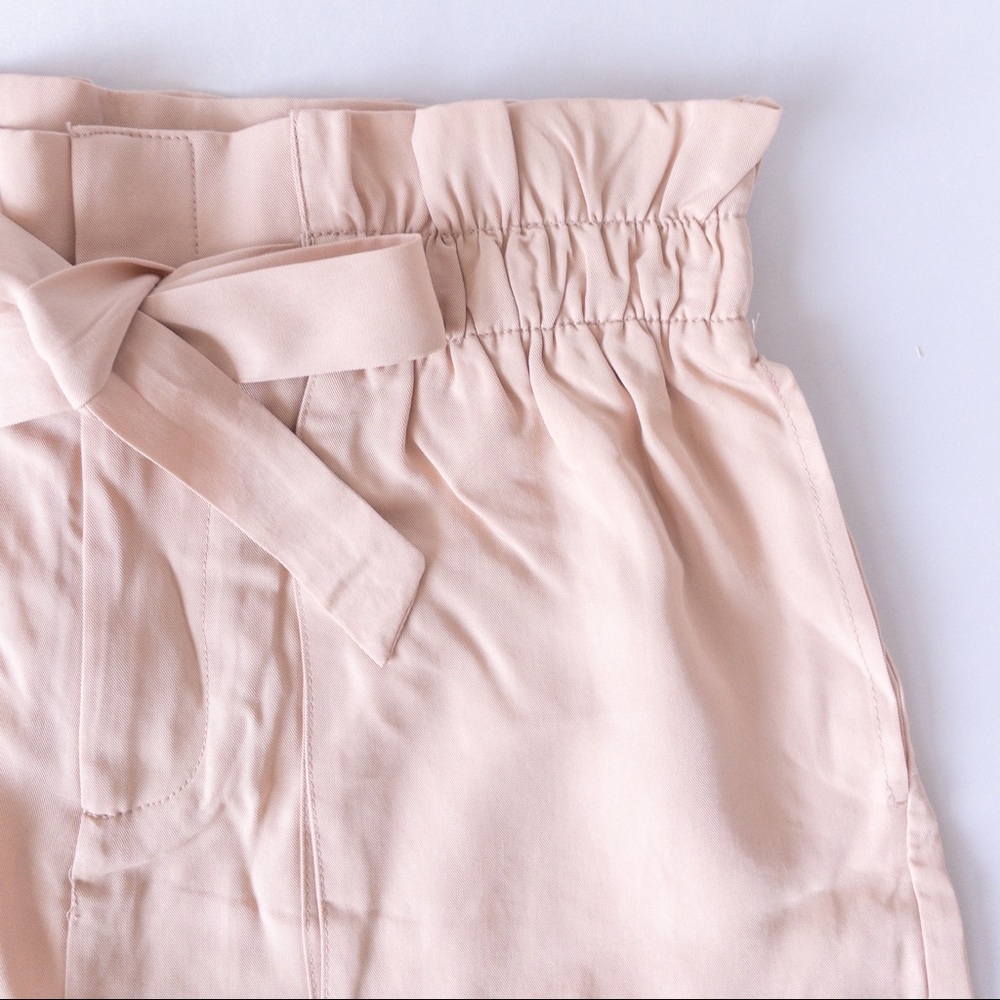NWOT Socialite Light Blush Elastic Paper Bag High Waisted Shorts, Size S